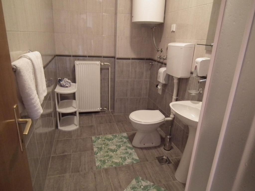 Nasa Tvrdava Guest Accommodation Novi Sad Quarto foto