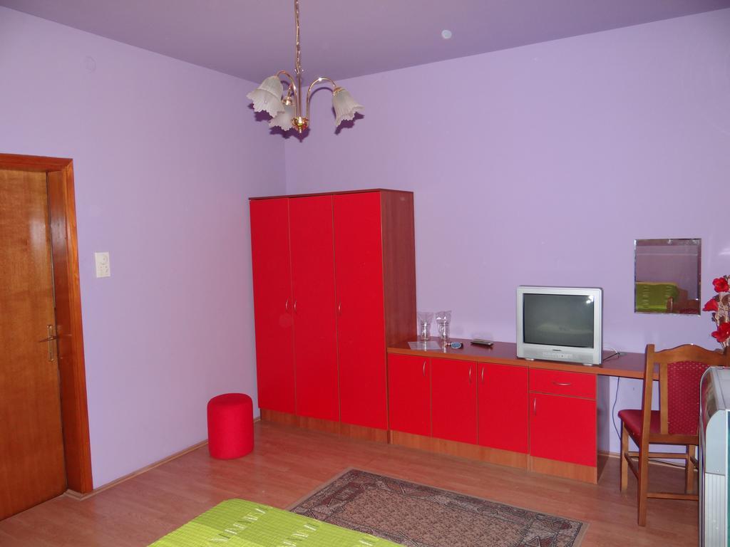 Nasa Tvrdava Guest Accommodation Novi Sad Exterior foto